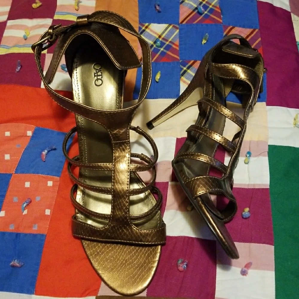 Women's shoes